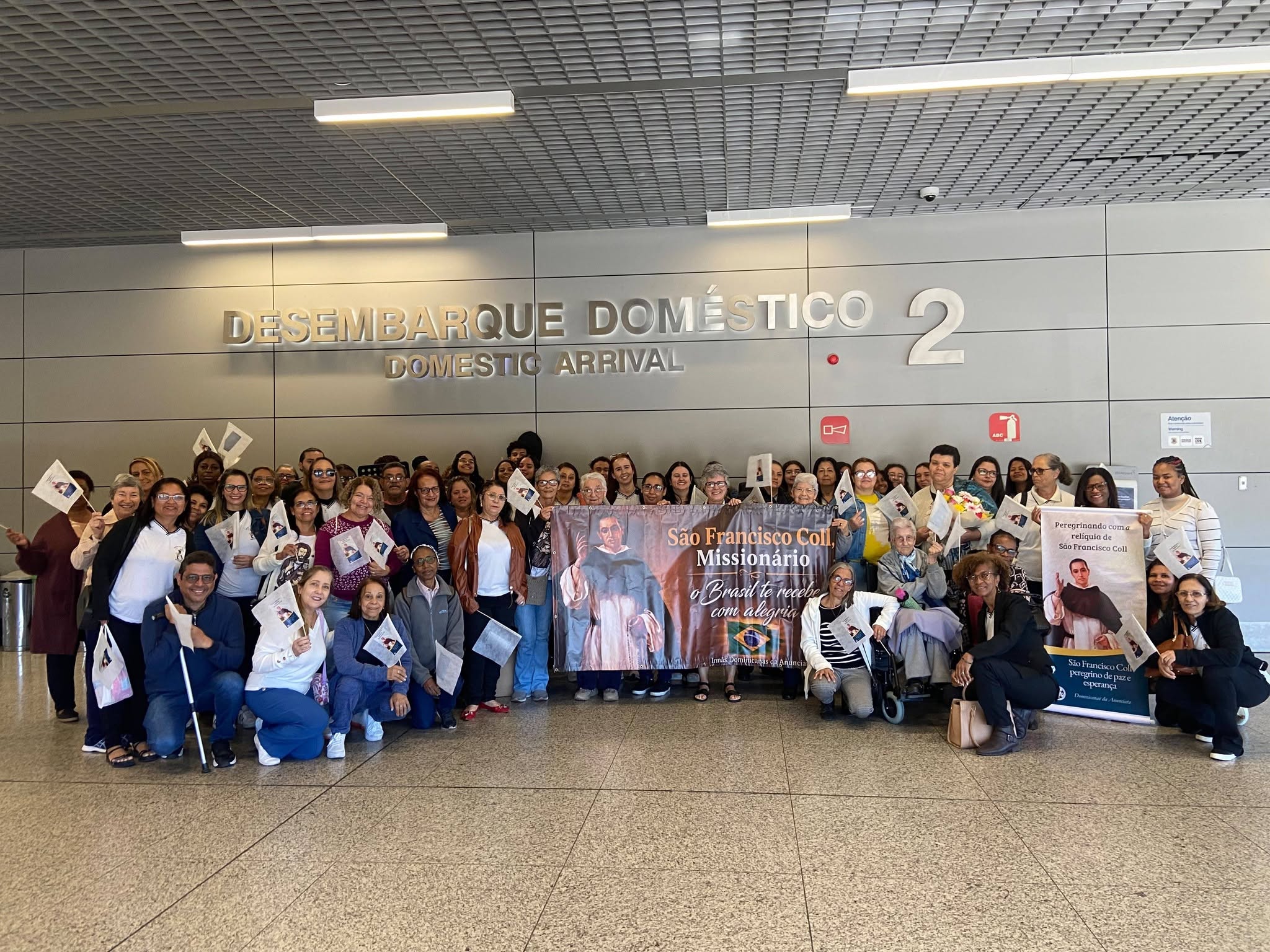 A Delegação do Brasil recebe com alegria a relíquia peregrina do Padre Coll